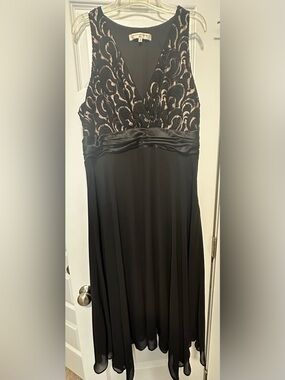 Evan Picone Black Dress with Metallic Accents
